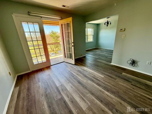 1610 greenhollow Drive, Iselin, NJ 08830