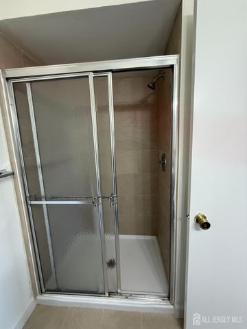 1610 greenhollow Drive, Iselin, NJ 08830