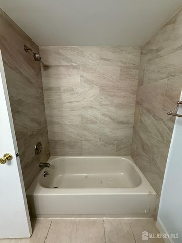 1610 greenhollow Drive, Iselin, NJ 08830