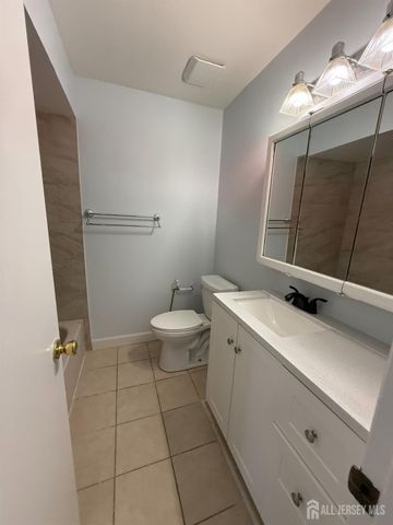 1610 greenhollow Drive, Iselin, NJ 08830