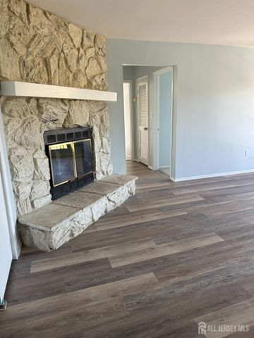 1610 greenhollow Drive, Iselin, NJ 08830