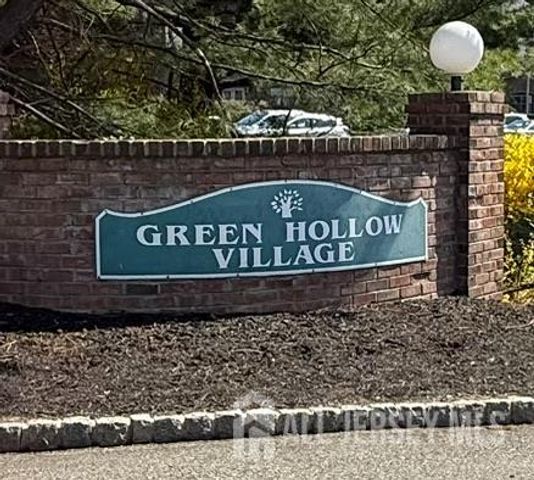 1610 greenhollow Drive, Iselin, NJ 08830