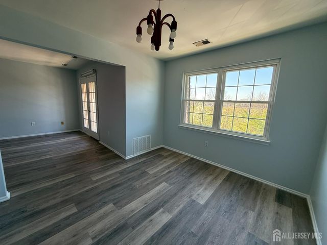 1610 greenhollow Drive, Iselin, NJ 08830