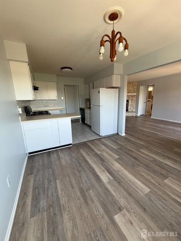 1610 greenhollow Drive, Iselin, NJ 08830