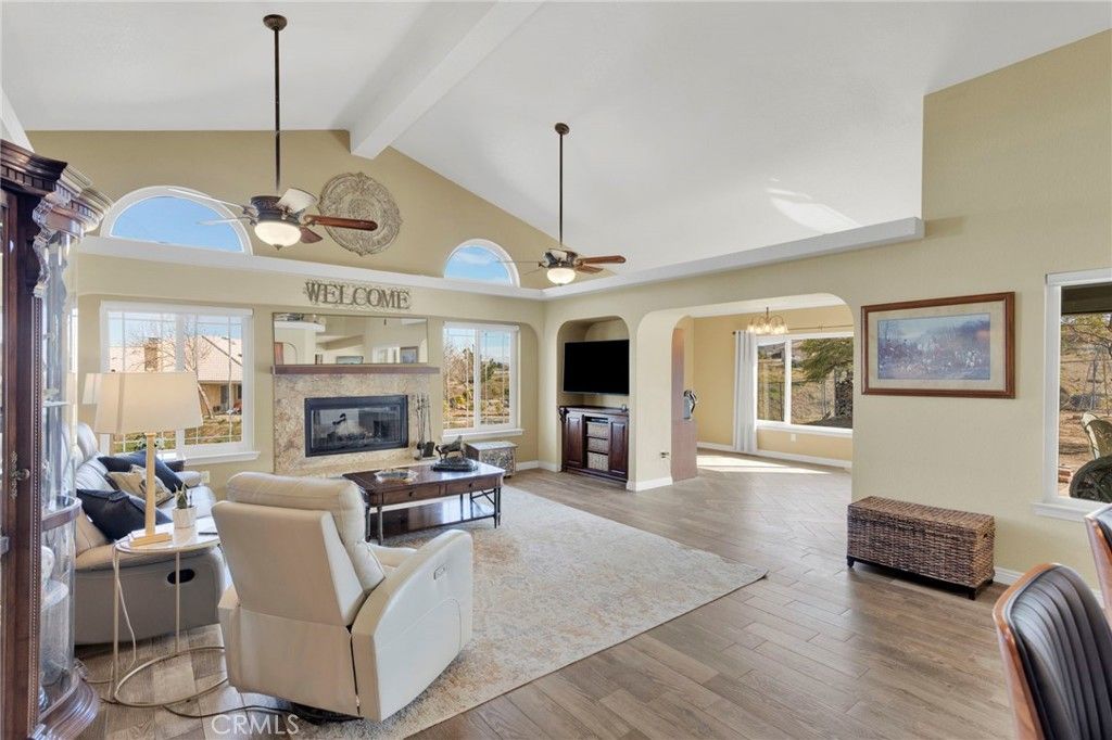 Image 11 of property listing at 5205 Snow Line, Phelan, CA 92371