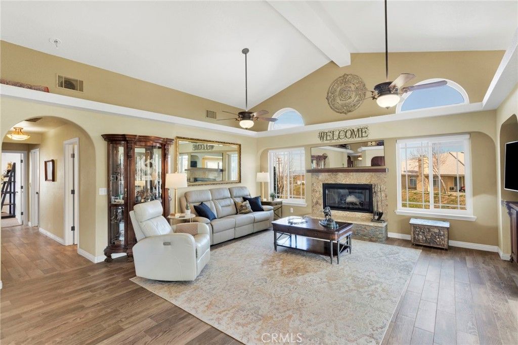 Image 13 of property listing at 5205 Snow Line, Phelan, CA 92371