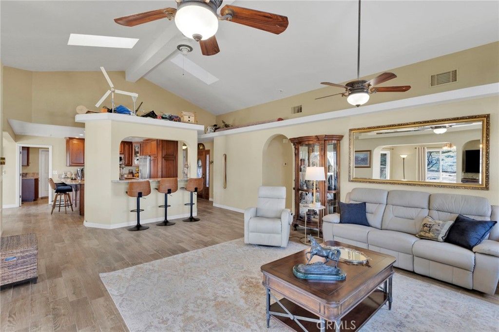 Image 14 of property listing at 5205 Snow Line, Phelan, CA 92371