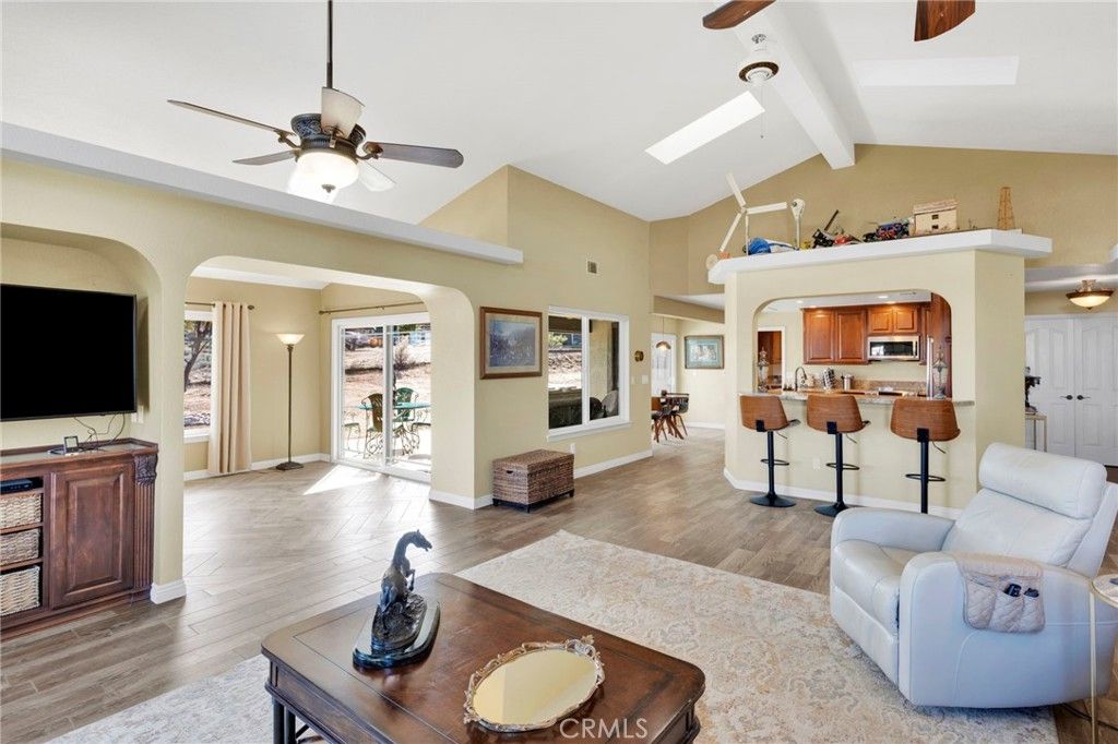 Image 16 of property listing at 5205 Snow Line, Phelan, CA 92371