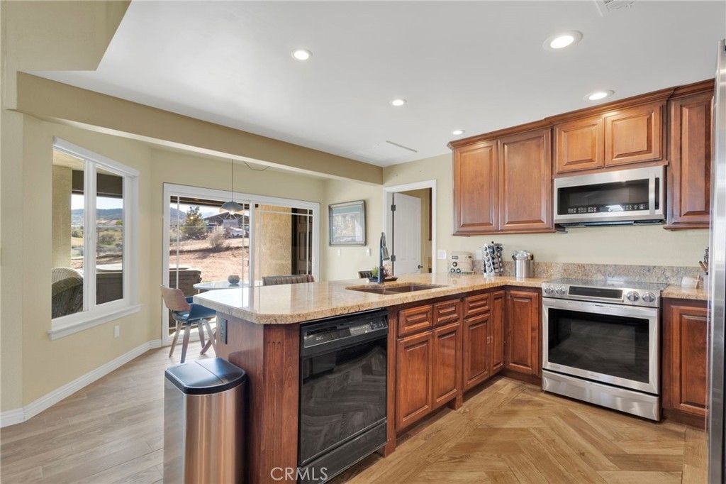 Image 22 of property listing at 5205 Snow Line, Phelan, CA 92371