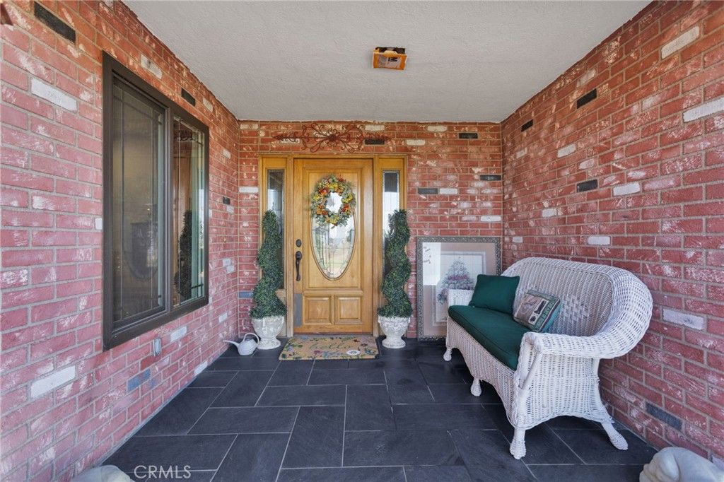 Image 9 of property listing at 5205 Snow Line, Phelan, CA 92371