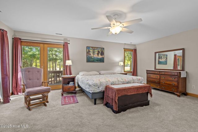 404 Hillcrest Drive, Morehead City, NC 28557