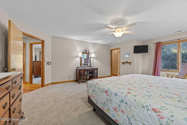 404 Hillcrest Drive, Morehead City, NC 28557