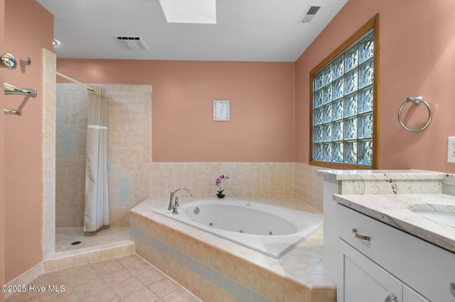 404 Hillcrest Drive, Morehead City, NC 28557