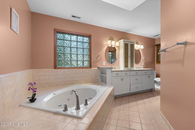 404 Hillcrest Drive, Morehead City, NC 28557