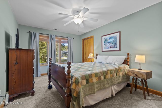 404 Hillcrest Drive, Morehead City, NC 28557