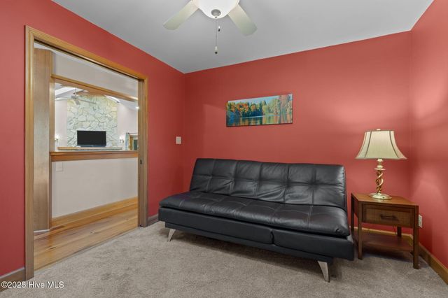 404 Hillcrest Drive, Morehead City, NC 28557