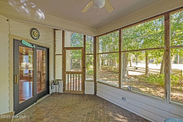 404 Hillcrest Drive, Morehead City, NC 28557