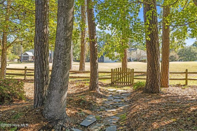 404 Hillcrest Drive, Morehead City, NC 28557