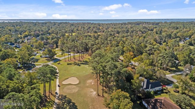 404 Hillcrest Drive, Morehead City, NC 28557