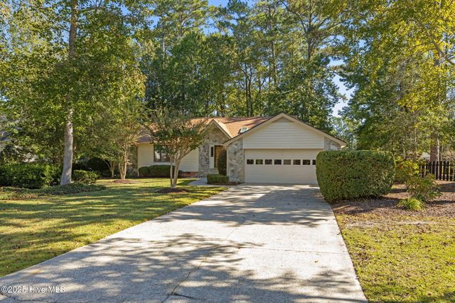 404 Hillcrest Drive, Morehead City, NC 28557