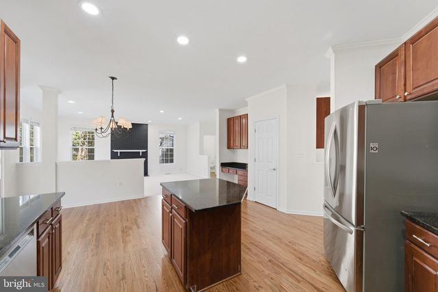 20811 FENWICK DR, Ashburn, VA 20147