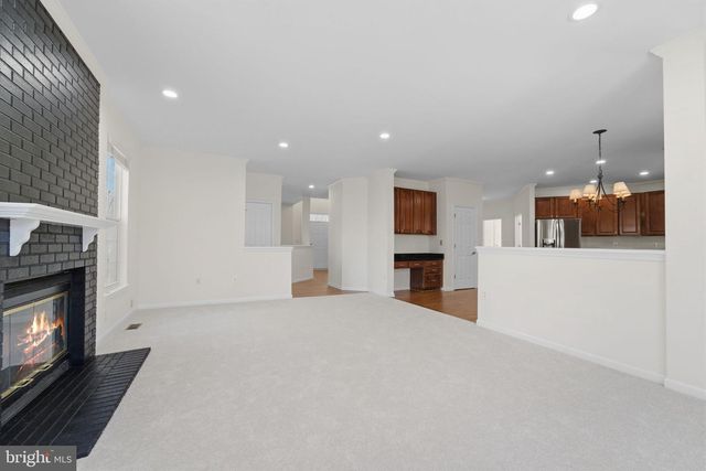 20811 FENWICK DR, Ashburn, VA 20147