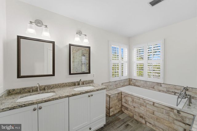 20811 FENWICK DR, Ashburn, VA 20147