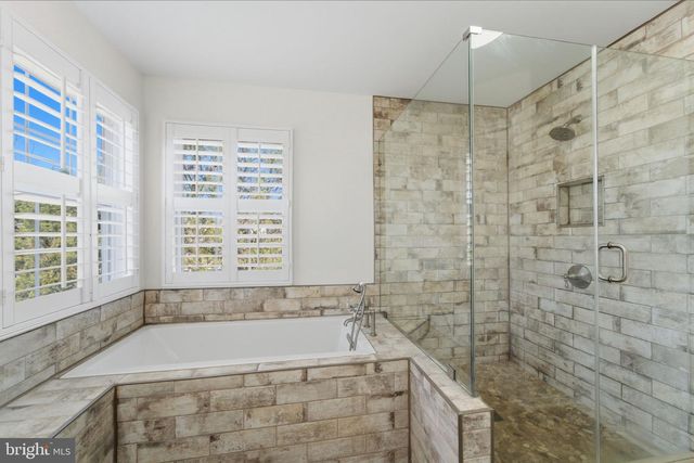 20811 FENWICK DR, Ashburn, VA 20147