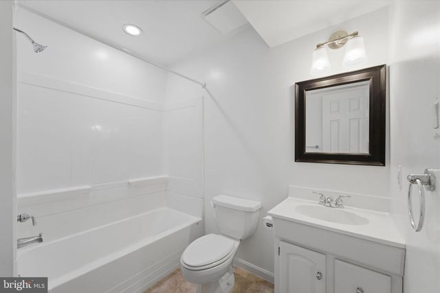 20811 FENWICK DR, Ashburn, VA 20147