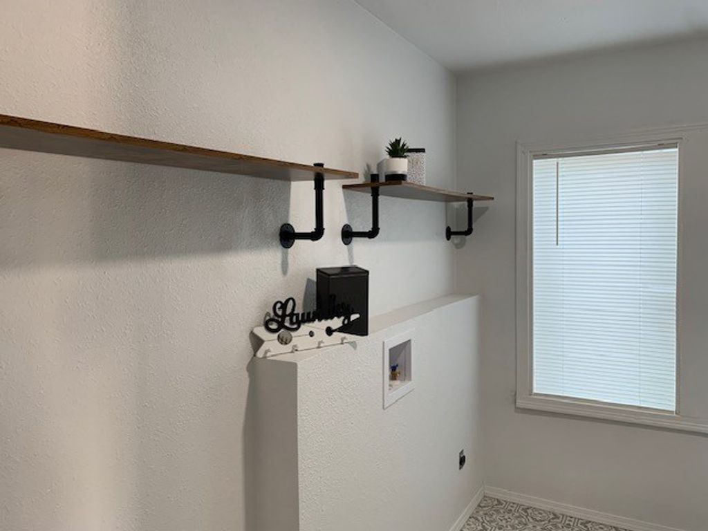 Image 12 of property listing at 2402 Webster Ave, San Angelo, TX 76903