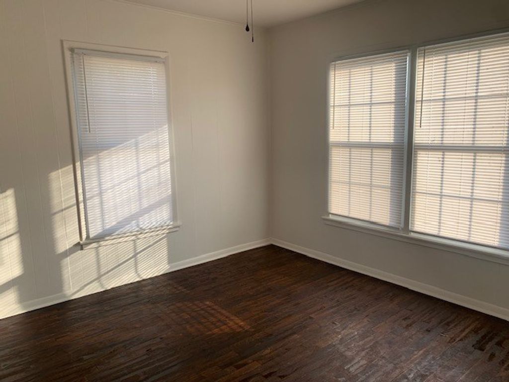 Image 13 of property listing at 2402 Webster Ave, San Angelo, TX 76903