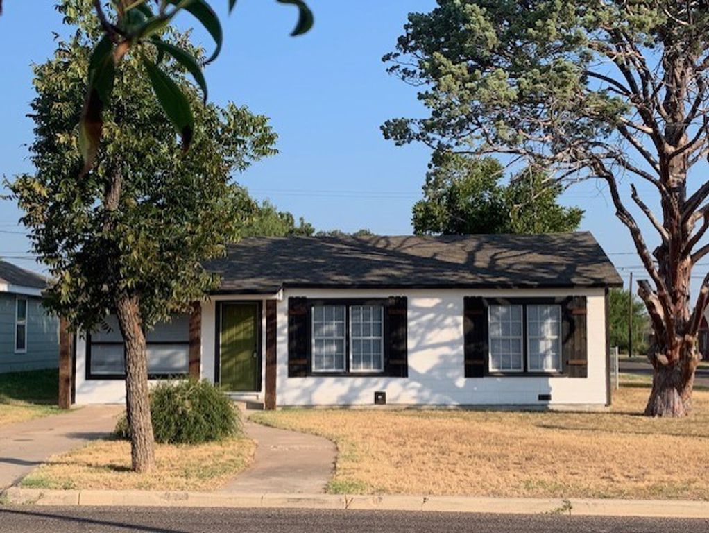 Image 2 of property listing at 2402 Webster Ave, San Angelo, TX 76903