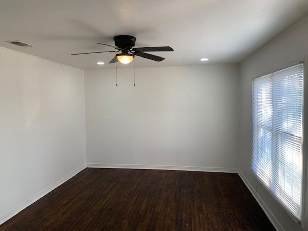 Image 5 of property listing at 2402 Webster Ave, San Angelo, TX 76903