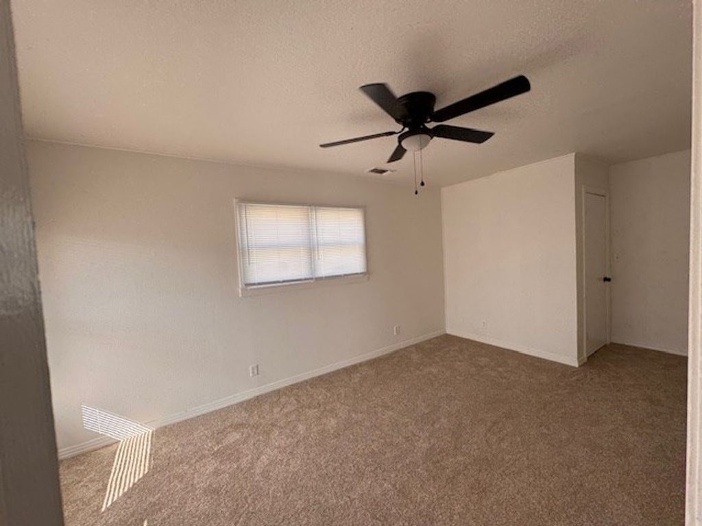 Image 8 of property listing at 2402 Webster Ave, San Angelo, TX 76903
