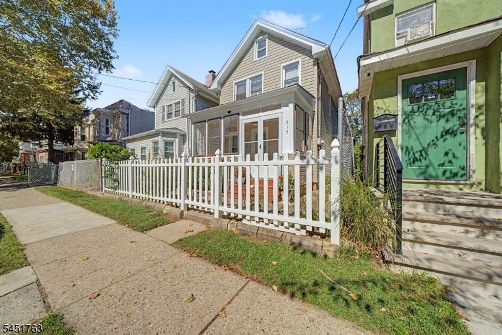 315 Elizabeth St, City Of Orange Twp., NJ 07050 — photo 2