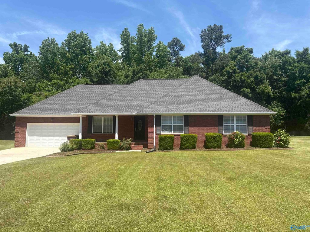 26517 Lydia Joe Drive, Athens, AL 35613
