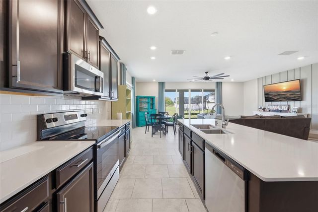 13 WHITE HORSE WAY, Groveland, FL 34736