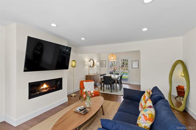 135 Pembroke Drive, East Hampton, NY 11937