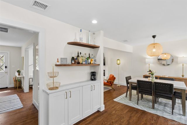 135 Pembroke Drive, East Hampton, NY 11937