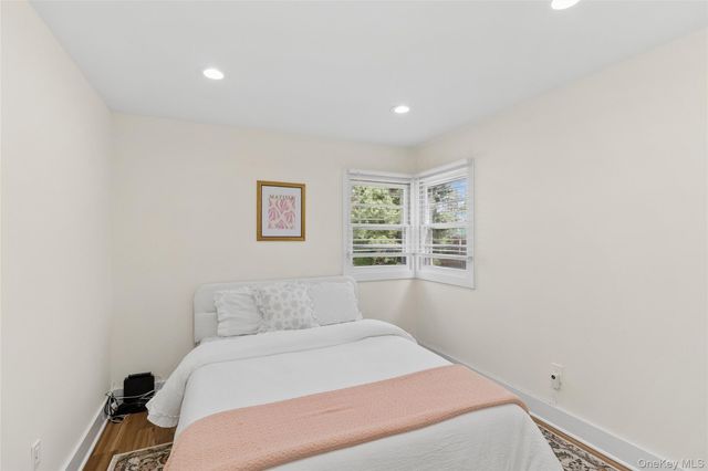135 Pembroke Drive, East Hampton, NY 11937
