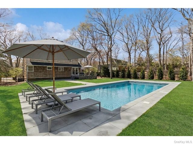 135 Pembroke Drive, East Hampton, NY 11937