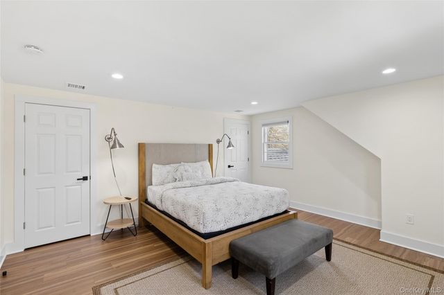 135 Pembroke Drive, East Hampton, NY 11937