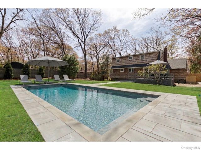 135 Pembroke Drive, East Hampton, NY 11937