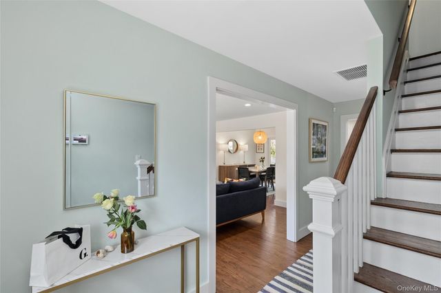 135 Pembroke Drive, East Hampton, NY 11937