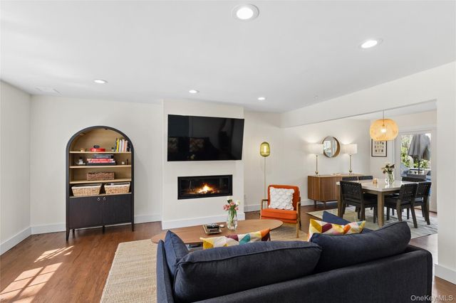 135 Pembroke Drive, East Hampton, NY 11937