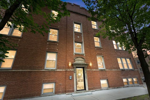 2935 W Rosemont Avenue 2, Chicago, IL 60659