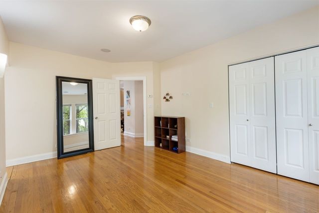 2935 W Rosemont Avenue 2, Chicago, IL 60659