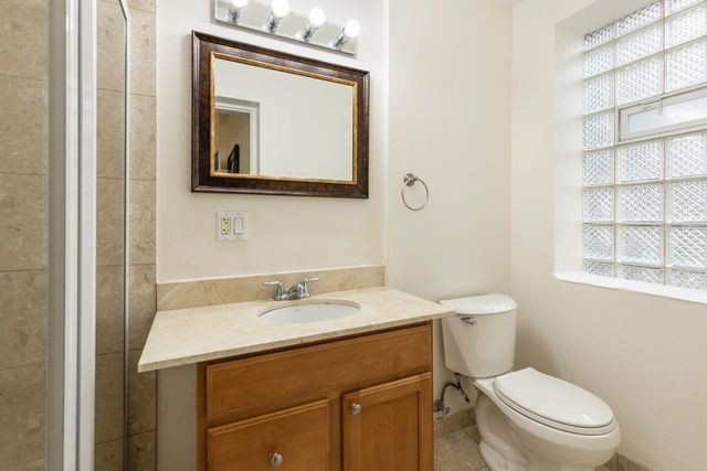 2935 W Rosemont Avenue 2, Chicago, IL 60659