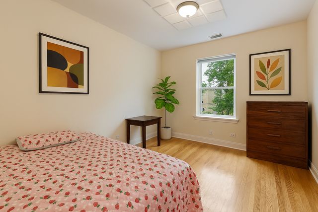 2935 W Rosemont Avenue 2, Chicago, IL 60659