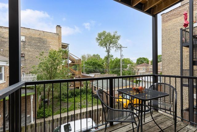 2935 W Rosemont Avenue 2, Chicago, IL 60659